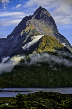 Midtre Peak, New Zealand